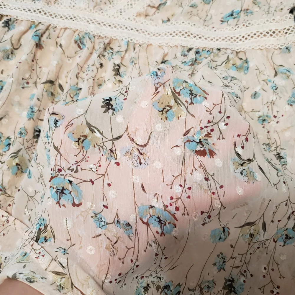 Sold - POL Sheer V-Neck Floral Blouse - Picture 3 of 12